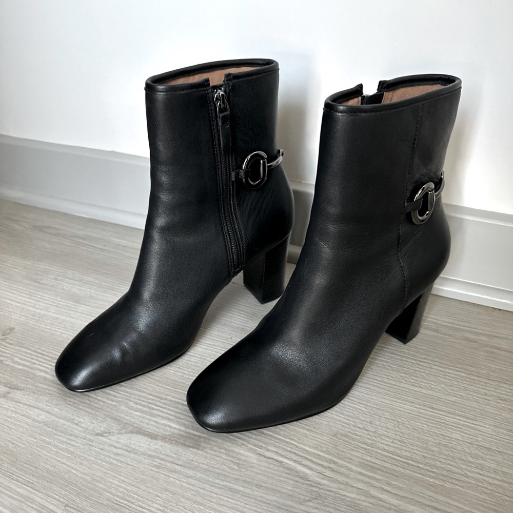 Johnston & Murphy Womens Charlotte Bit Bootie Black Glove Leather Size 9 EU 41